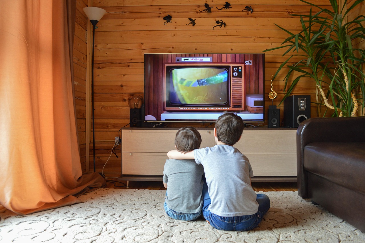 IPTV Server Streaming High-Quality Channels and Movies
